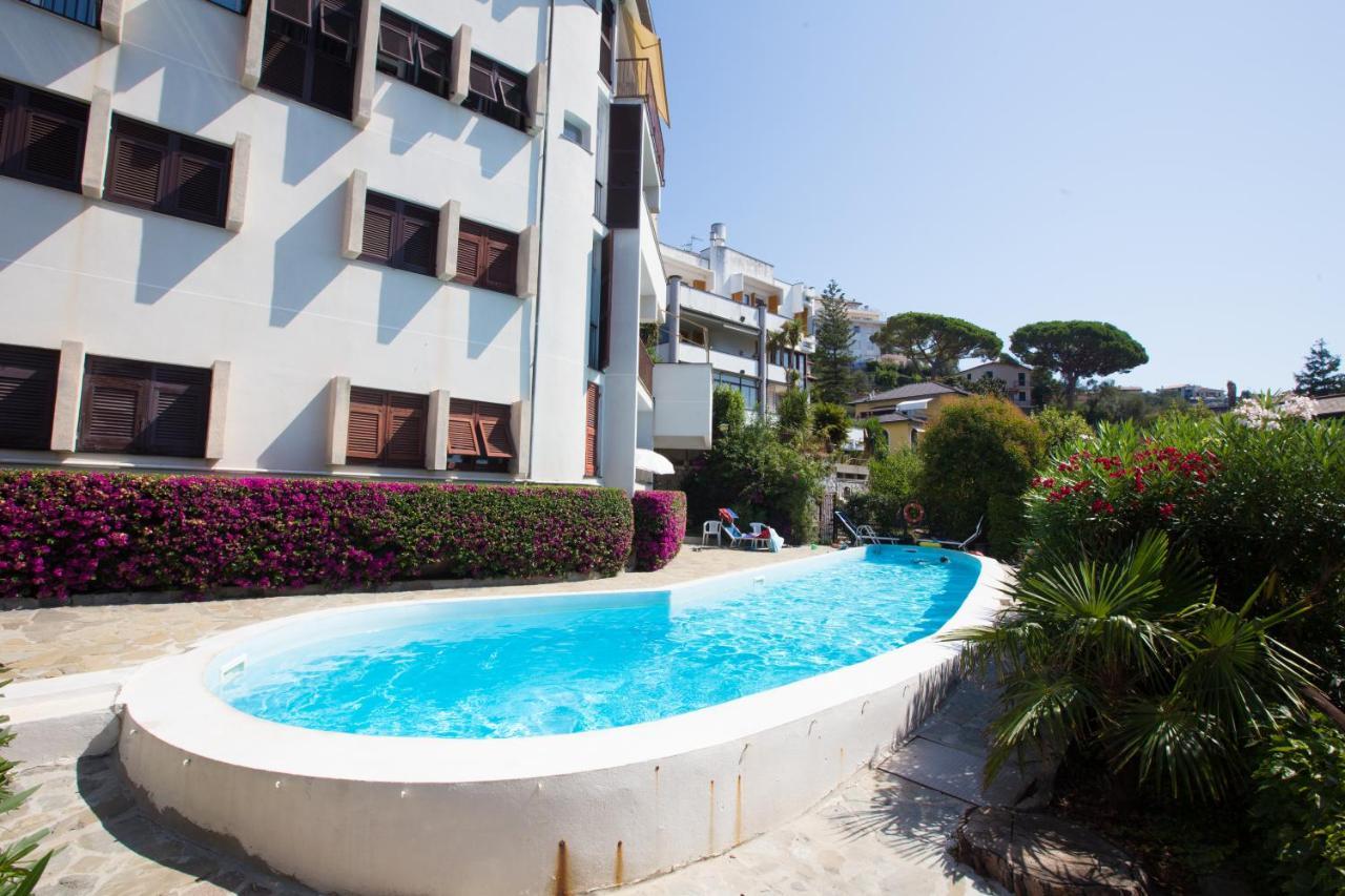 Nautilus Vista Mare Mozzafiato A 180 Gradi- Posto Auto Privato - 2 Camere Matrimoniali Piu 1 Divano Letto Singolo-Sky,Netflix-Wifi 200Mg Рапало Екстериор снимка